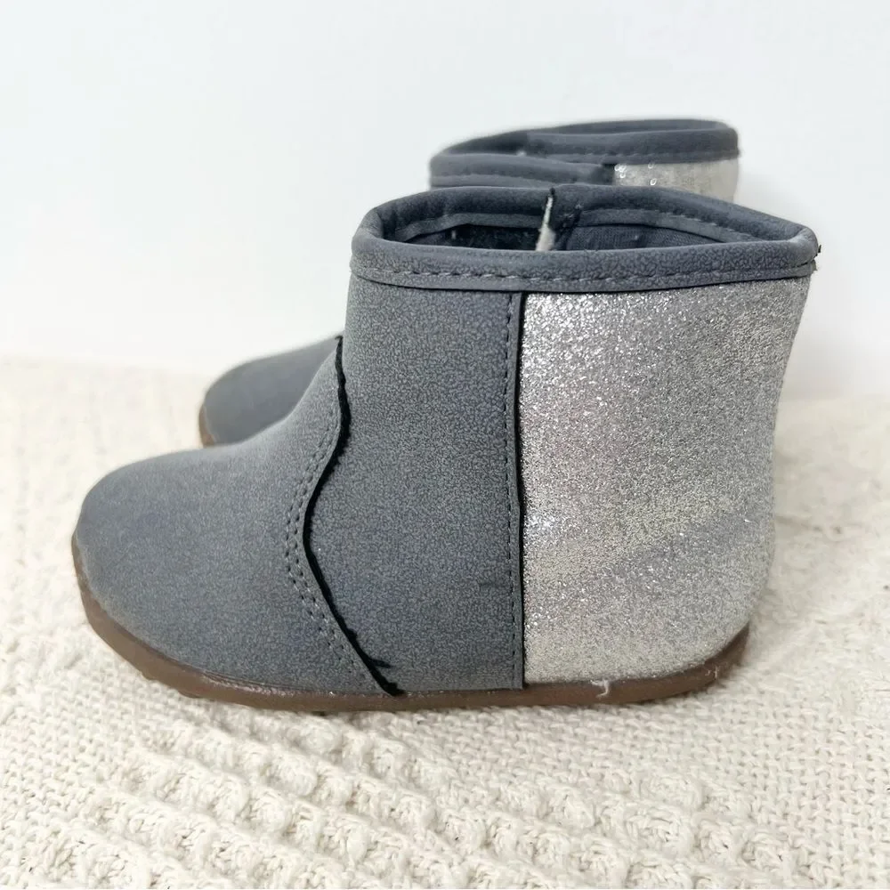 Carter’s Walk Amylene Grey Silver Boots Toddler Baby Girl Size 4 Booties